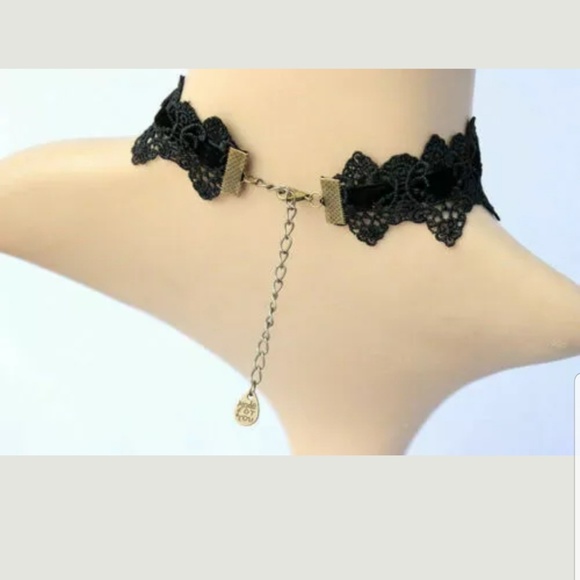 50% OFF Retro Victorian Lace Choker Necklace  - Picture 2 of 2